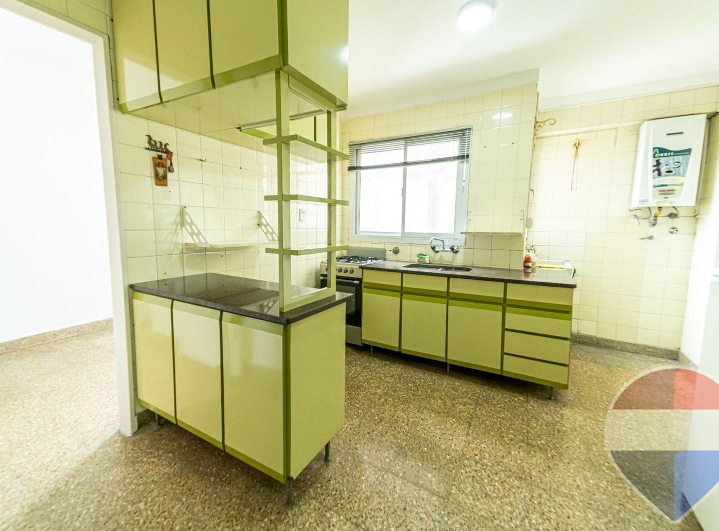 Foto de VENTA excelente tres amb/balcón Villa Crespo, imagen 2