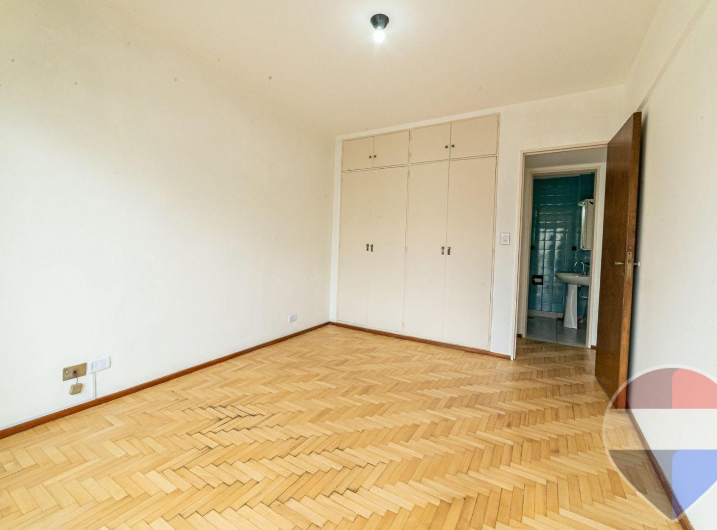 Foto de VENTA excelente tres amb/balcón Villa Crespo, imagen 3