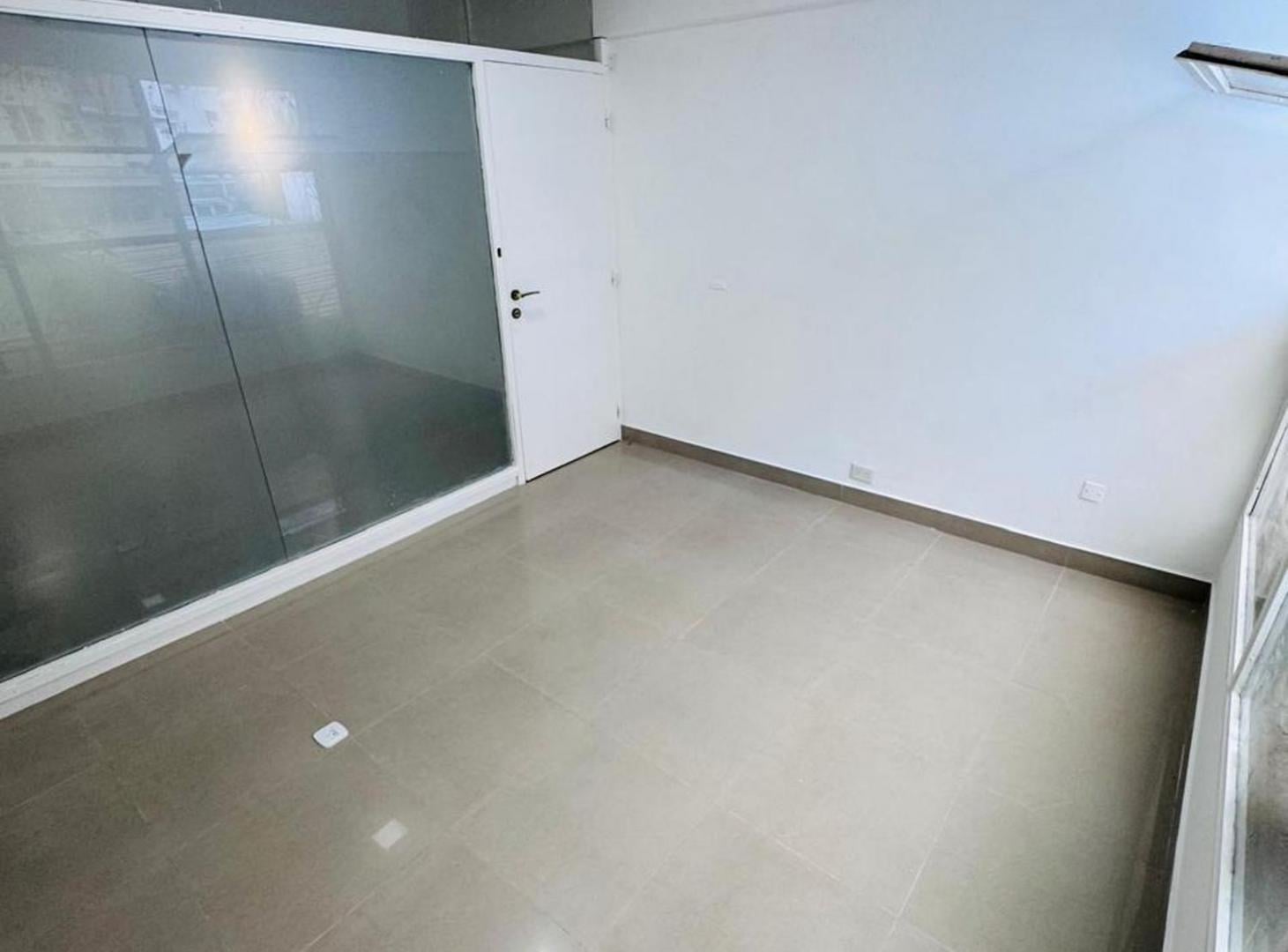 Foto de VENTA DEPTO. 2 AMB. BELGRANO CON COCHERA, imagen 5