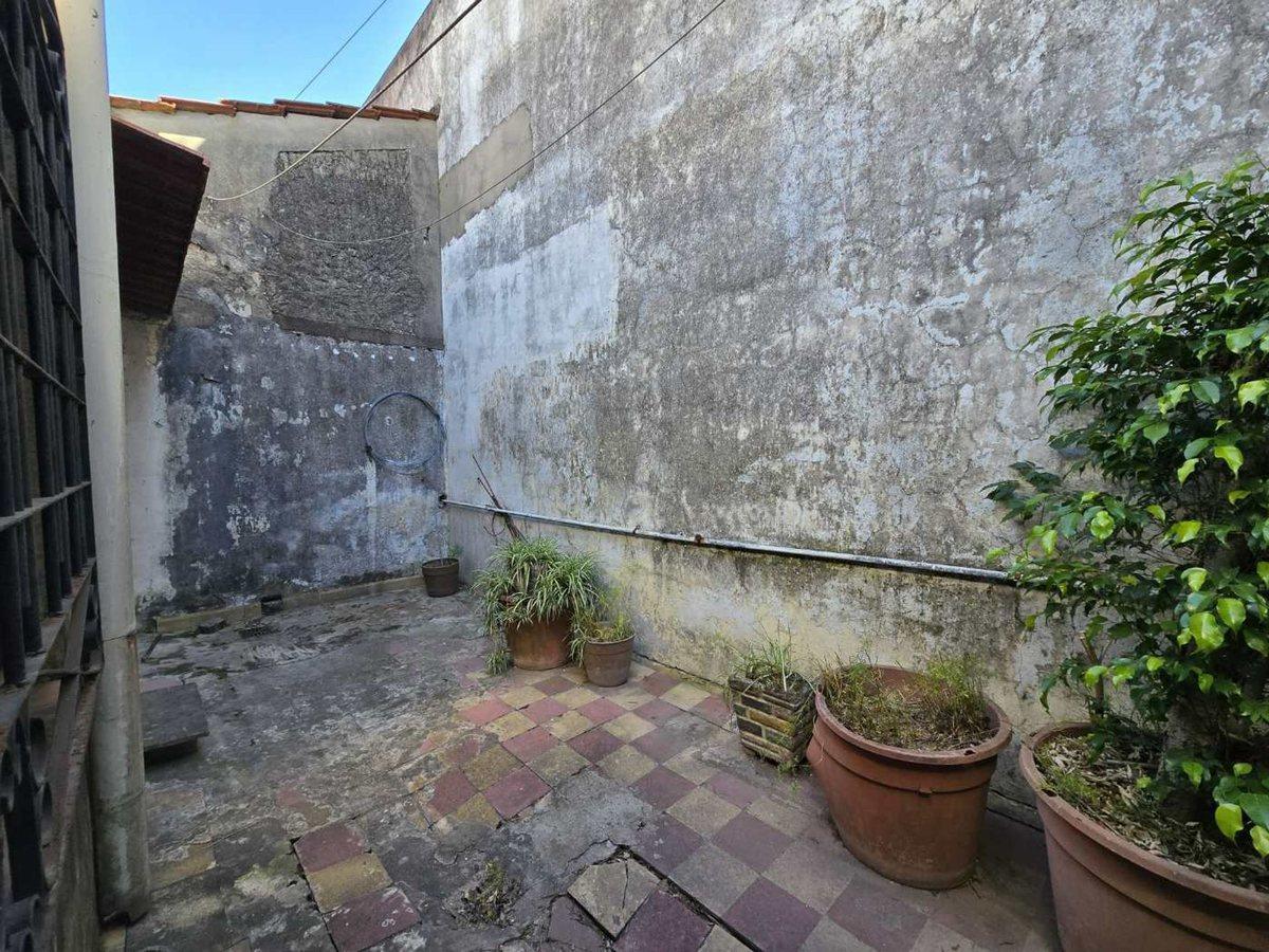 Foto de CASA 4 AMBIENTES EN VENTA EN AVELLANEDA 2 COCHERAS, imagen 4