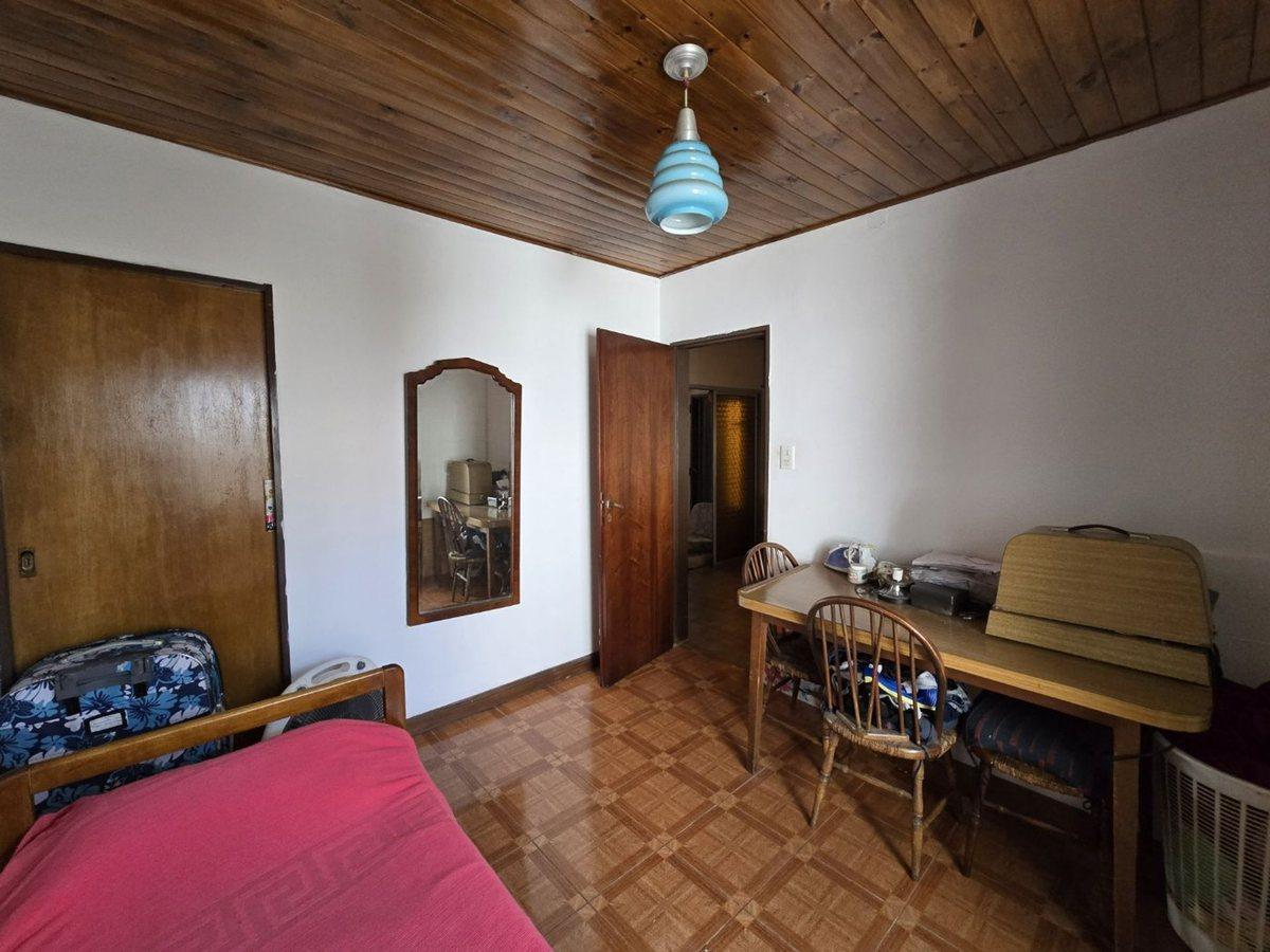 Foto de CASA 4 AMBIENTES EN VENTA EN AVELLANEDA 2 COCHERAS, imagen 5