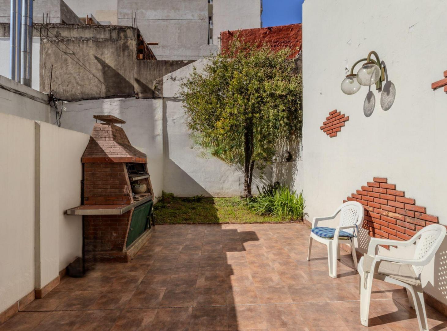 Foto de CASA TIPO DUPLEX 4 AMB C/JARDIN +COCHERA, imagen 5