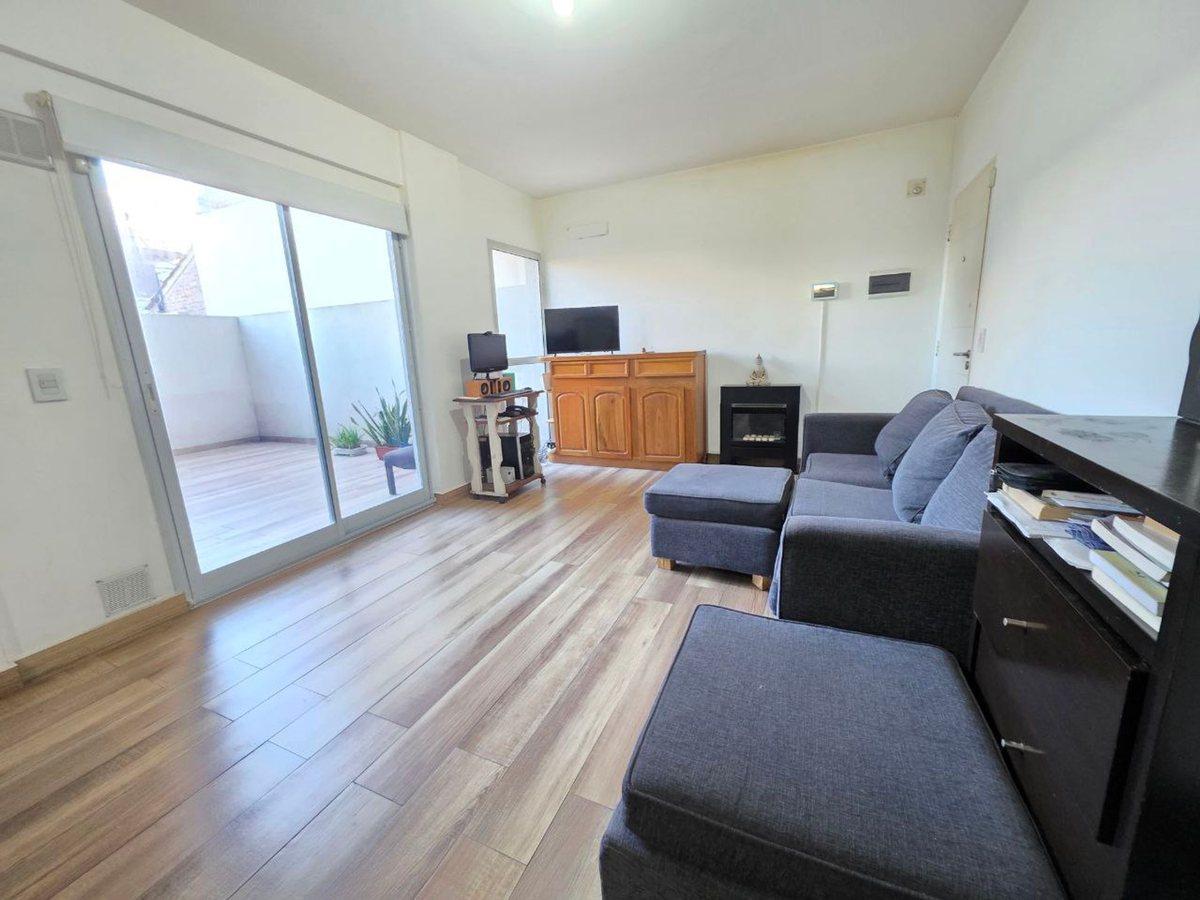 Foto de DEPARTAMENTO VENTA 2 AMB HAEDO PATIO, imagen 1