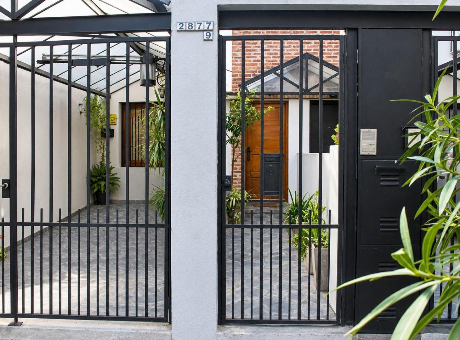 Foto de Venta Chalet 4 amb.- garaje-parrilla-Colegiales, imagen 1