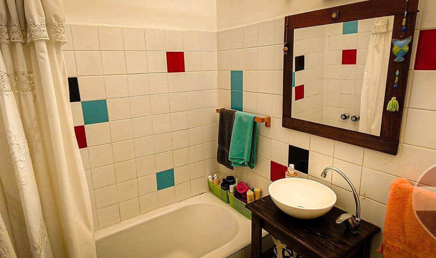 Foto de HERMOSO DEPTO - PB CON PATIO - VILLA G. MITRE, imagen 2