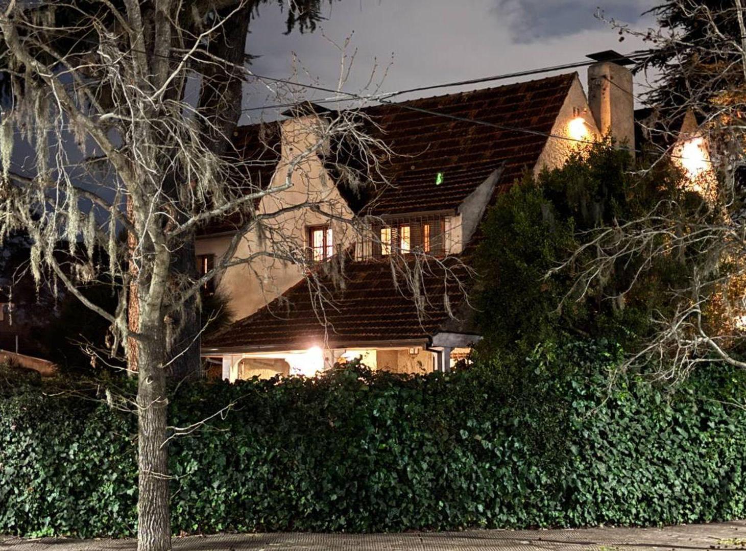 Foto de CASA 7 AMB.,ACASSUSO-BARRIO AGUIRRE,PARQUE,ESTUDIO, imagen 1