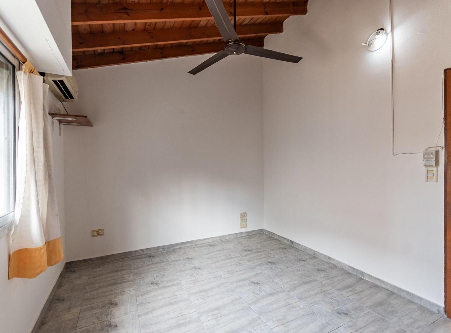 Foto de VENTA PH TRIPLEX 4 AMB CON PATIO Y COCHERA, imagen 4