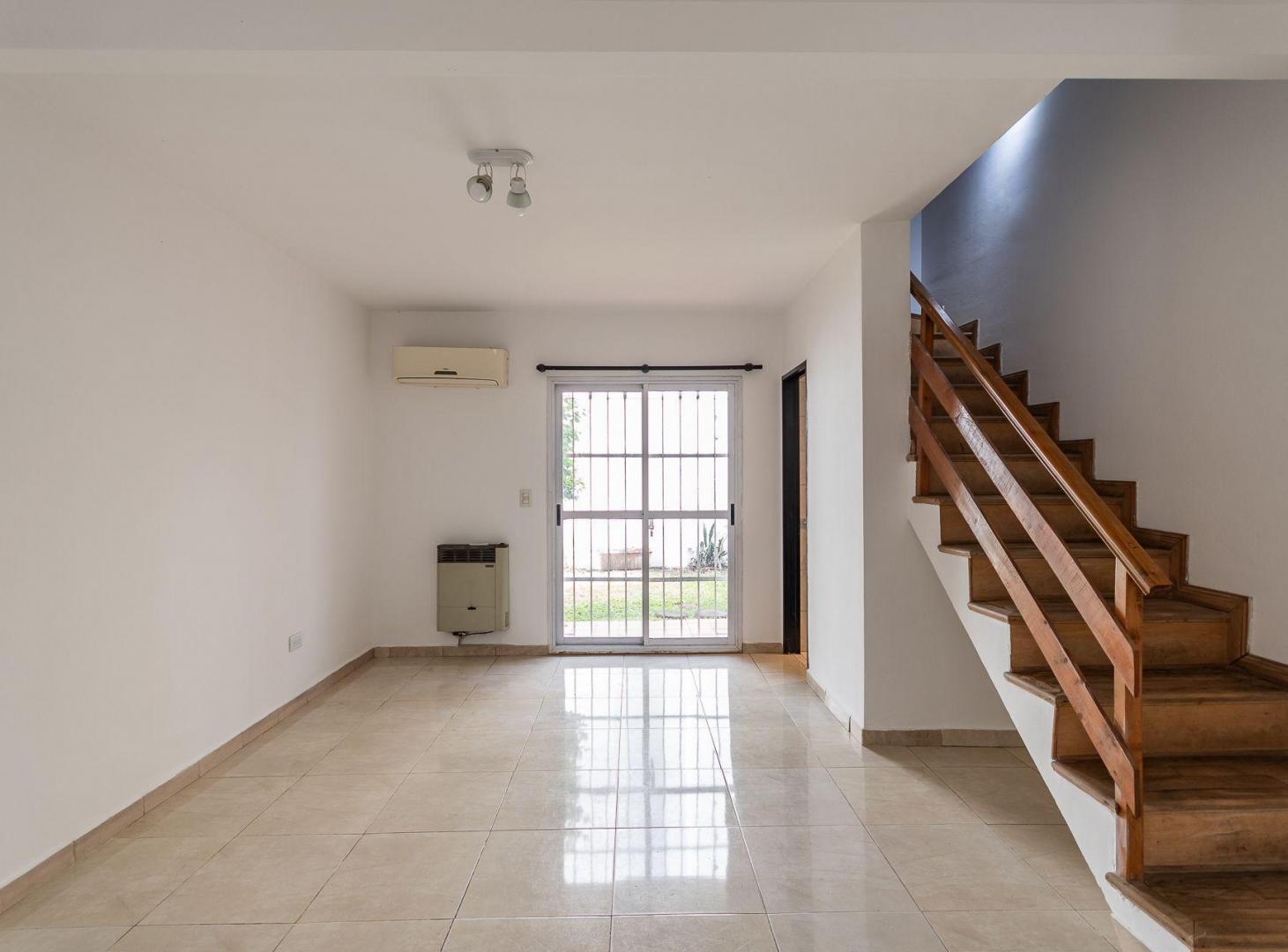 Foto de VENTA PH TRIPLEX 4 AMB CON PATIO Y COCHERA, imagen 3