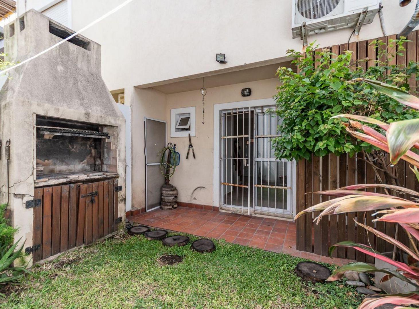 Foto de VENTA PH TRIPLEX 4 AMB CON PATIO Y COCHERA, imagen 1