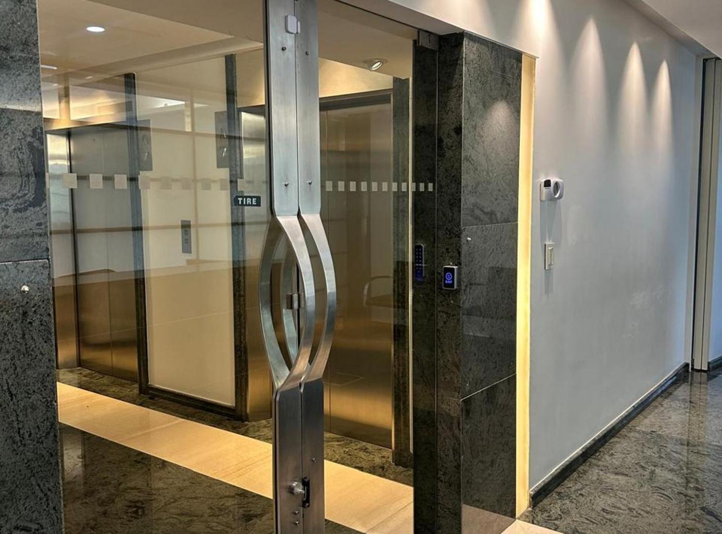 Foto de OFICINA EN ALQUILER TORRE CATALINAS PLAZA PISO 10, imagen 3