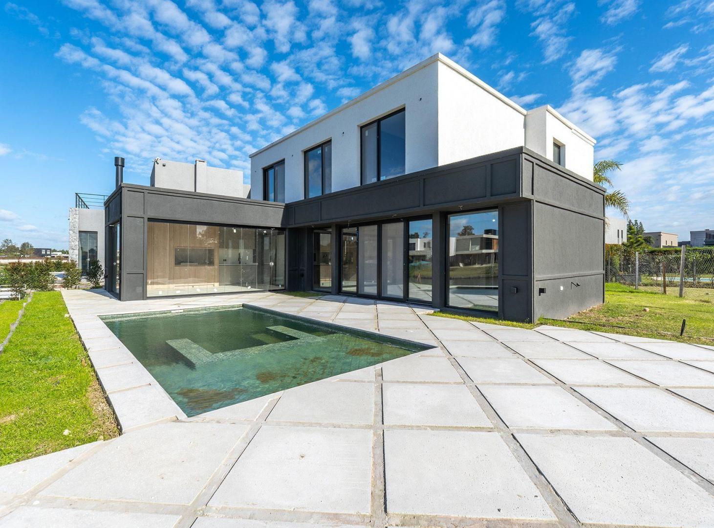 Foto de Magnífica casa a laguna en Laguna Grande 4 suites, imagen 2