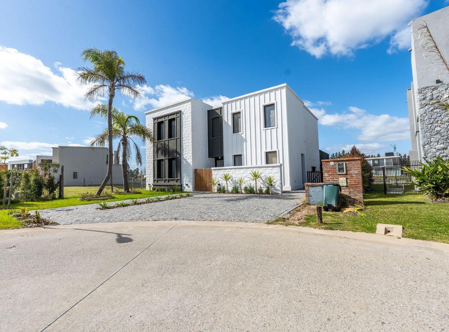 Foto de Magnífica casa a laguna en Laguna Grande 4 suites, imagen 5
