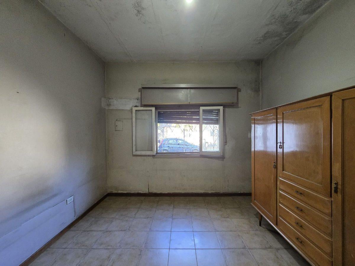 Foto de CASA 4 AMBIENTES EN VENTA EN LANUS COCHERA, imagen 5