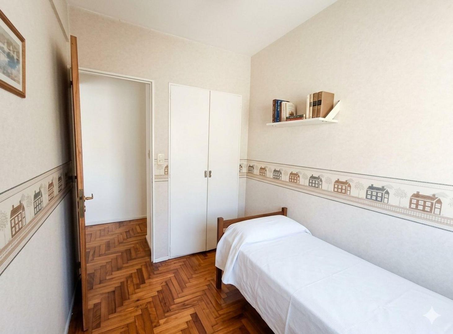 Foto de Vende tres amb grande en Flores contrafrente, imagen 4