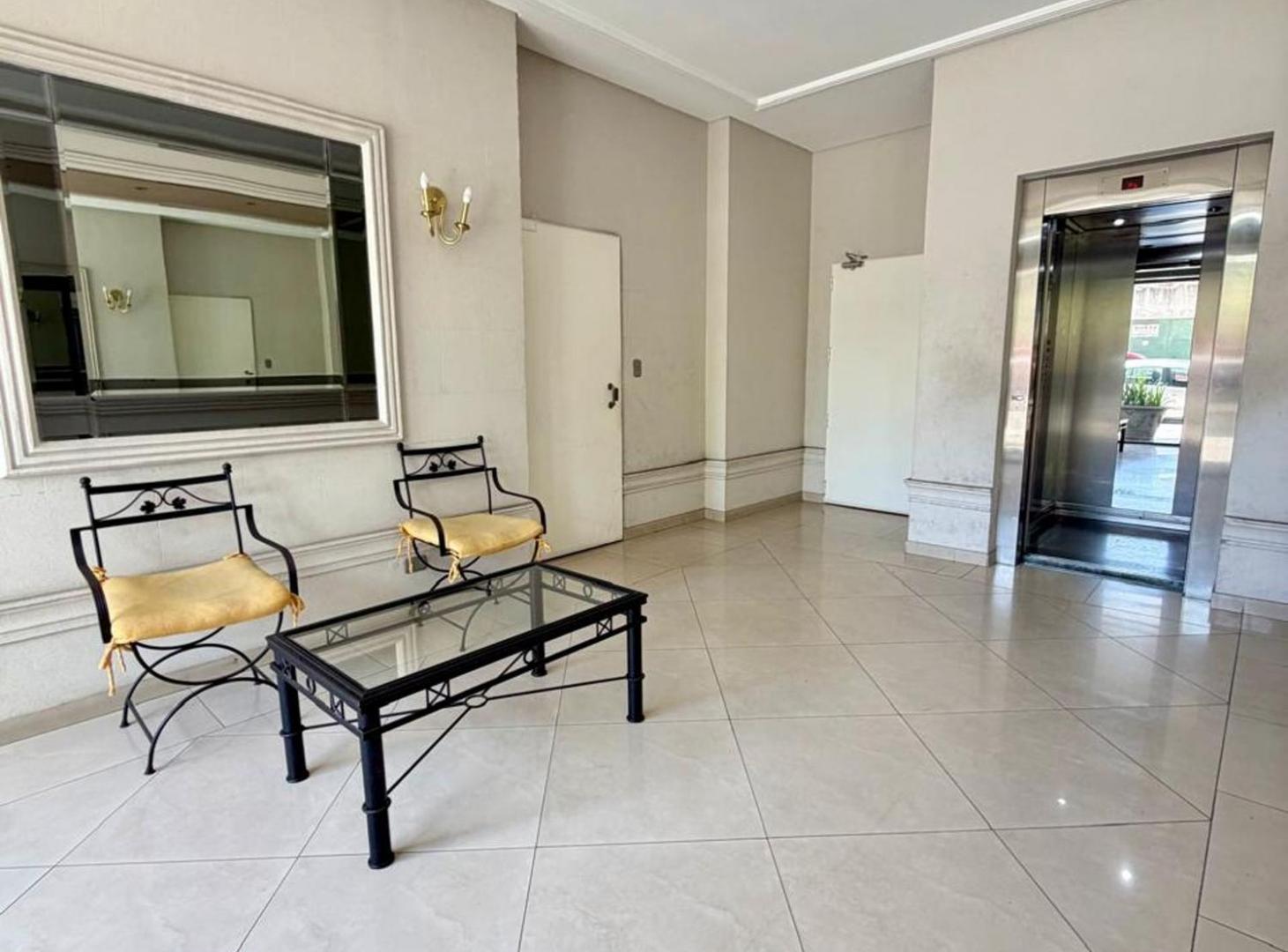 Foto de VENTA DEPARTAMENTO EN MONTE CASTRO 2 1/2 AMBIENTES, imagen 4