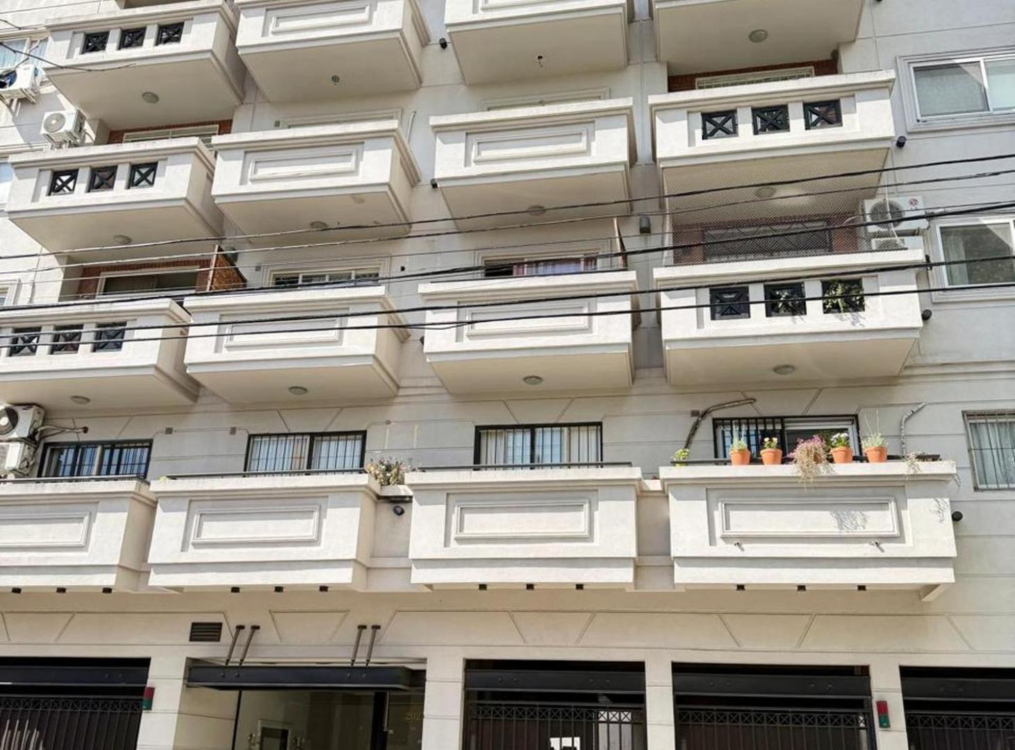 Foto de VENTA DEPARTAMENTO EN MONTE CASTRO 2 1/2 AMBIENTES, imagen 1