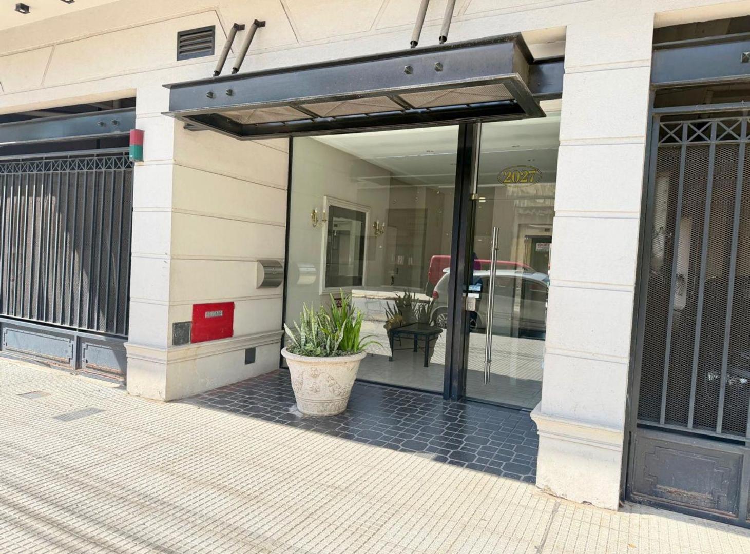 Foto de VENTA DEPARTAMENTO EN MONTE CASTRO 2 1/2 AMBIENTES, imagen 5