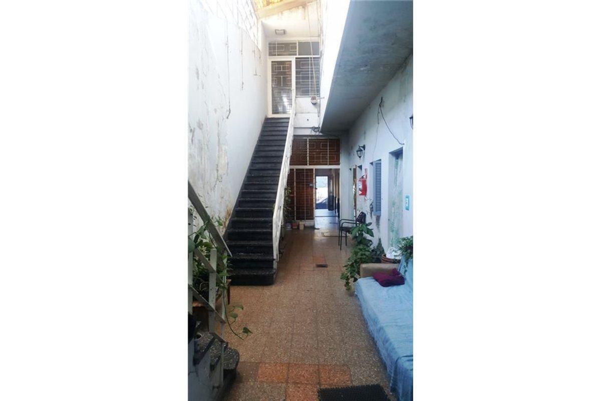 Foto de Venta Hostel 16 habitaciones en Pompeya, imagen 3