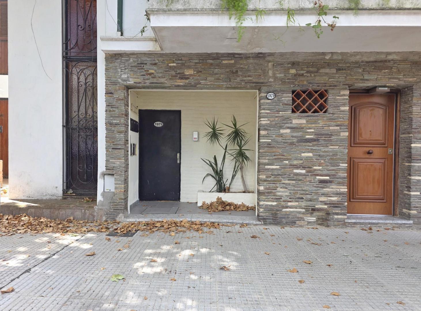 PH en Villa Urquiza, refaccionado, muy luminoso sin expensas.