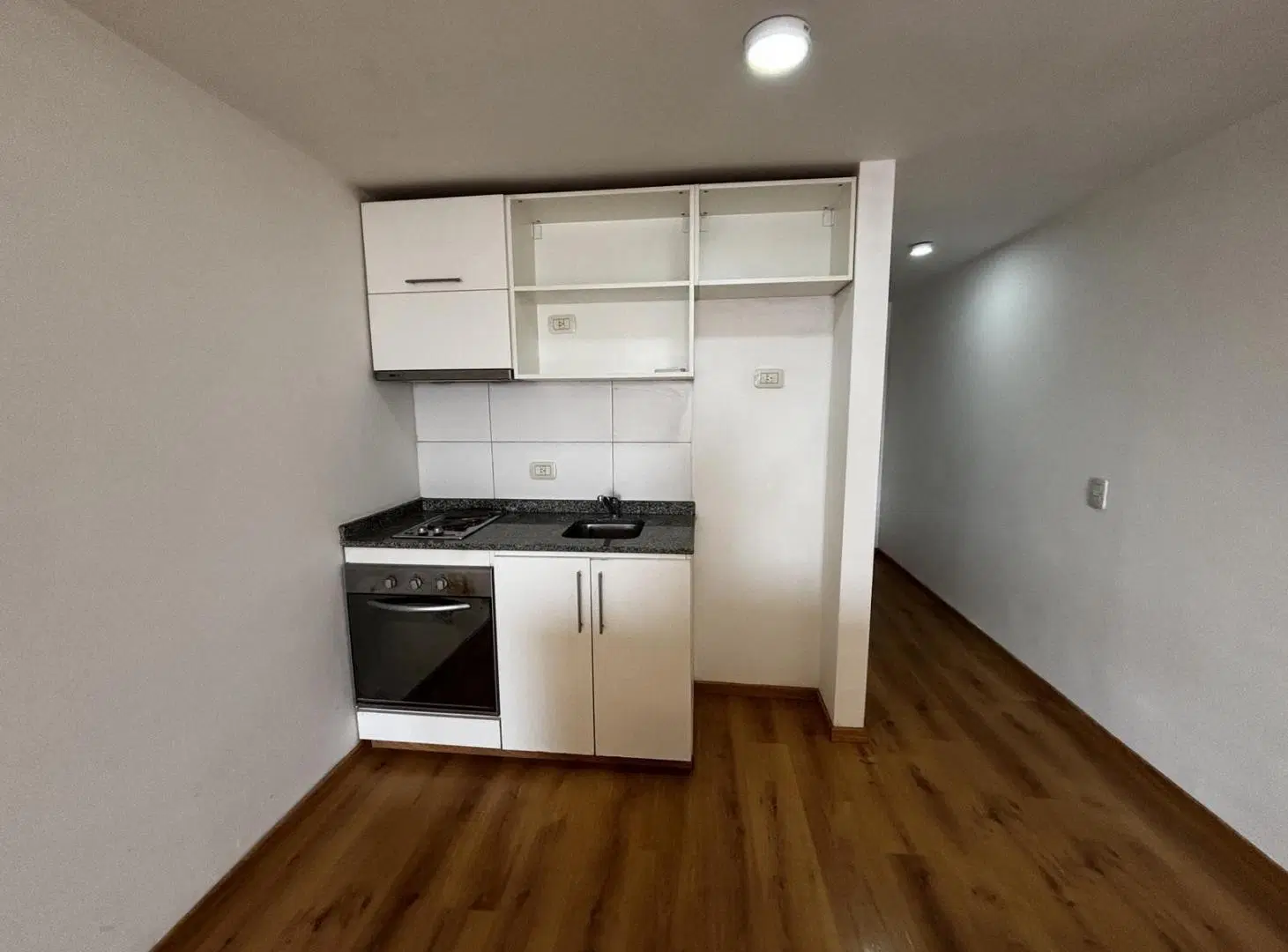 Monoambiente con Amenities y COCHERA 4