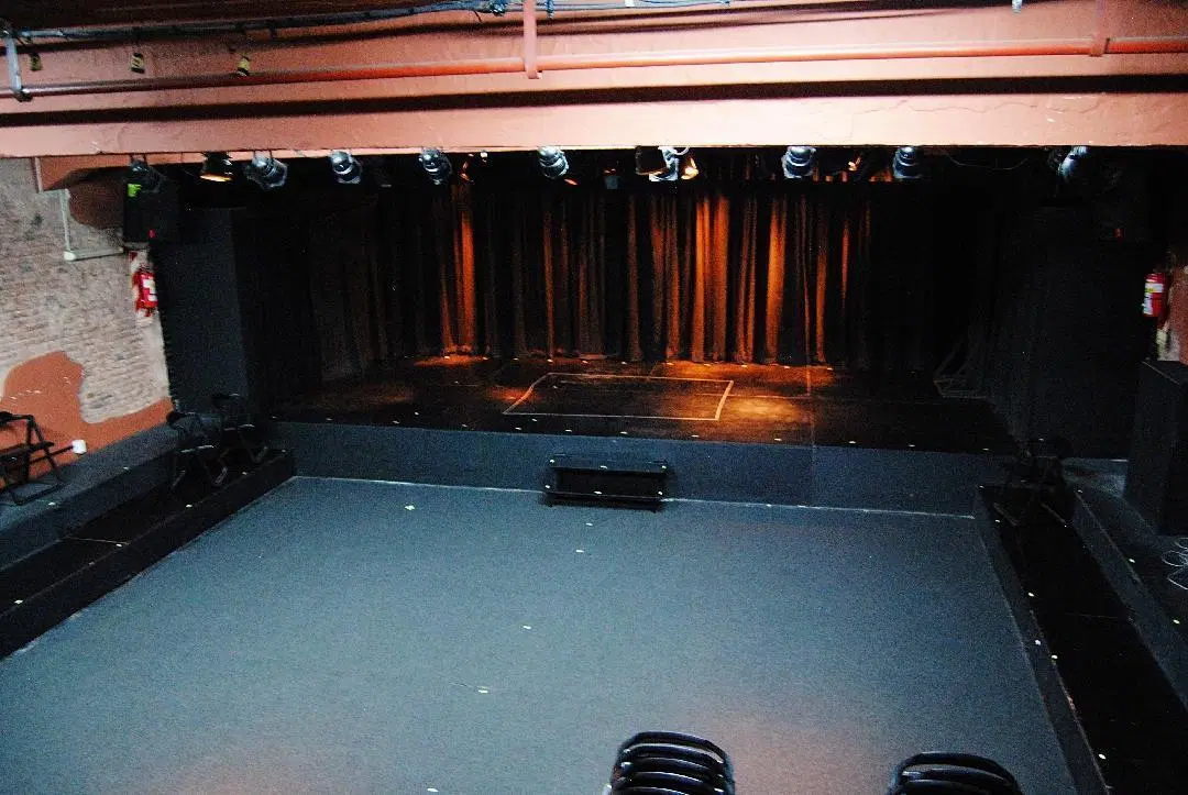 Única Propiedad Cultural/Comercial en Venta 2