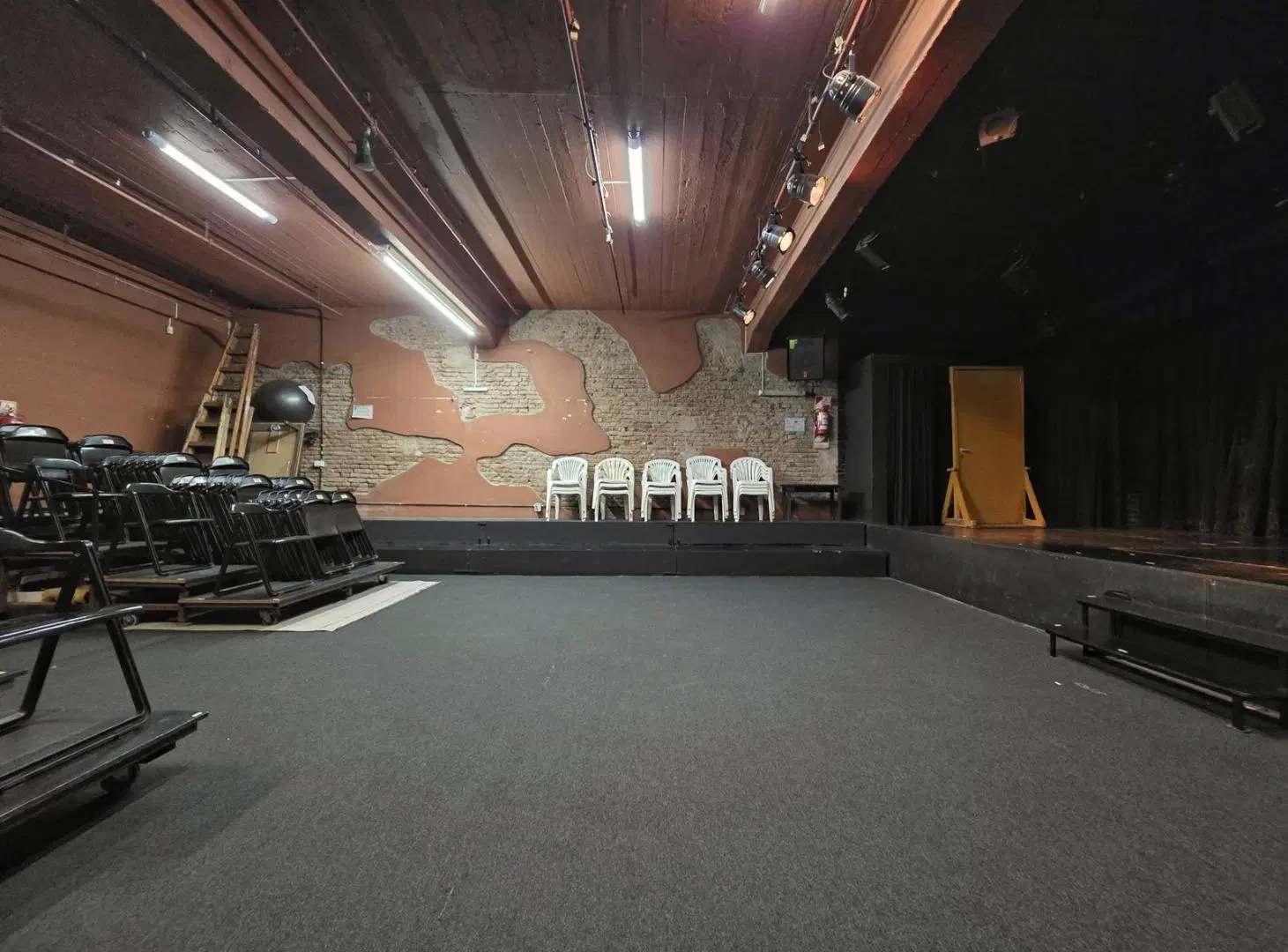 Única Propiedad Cultural/Comercial en Venta 5