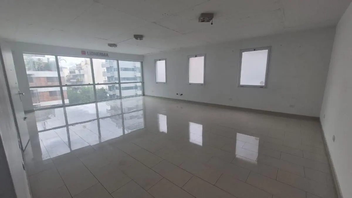 OFICINA COMERCIAL SPISO 65m2 FRENTE NUÑEZ 2