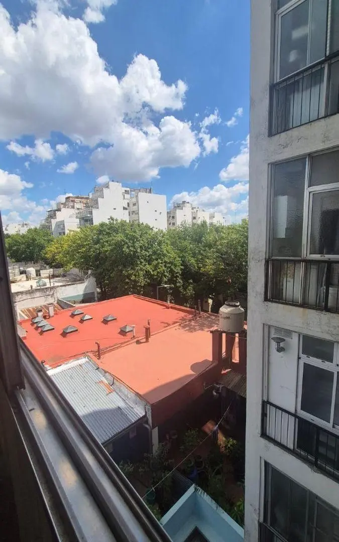 RESERVADO!!!!!!!Depto. 2 amb Spiso 60m2 aprox. Cfte/Lateral Balcon COLEGIALES 4