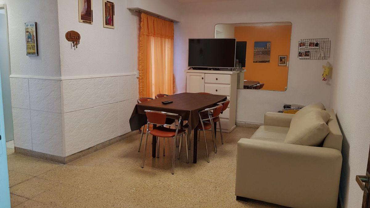 Depto 3 Amb. Pb lat - Patio, Lav, A/A, T/60 mts. Fondo uso común. 3 cuadras playa. Balneario 15/17