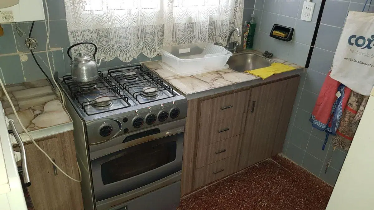 Depto 3 Amb. Pb lat - Patio, Lav, A/A, T/60 mts. Fondo uso común. 3 cuadras playa. Balneario 15/17 5