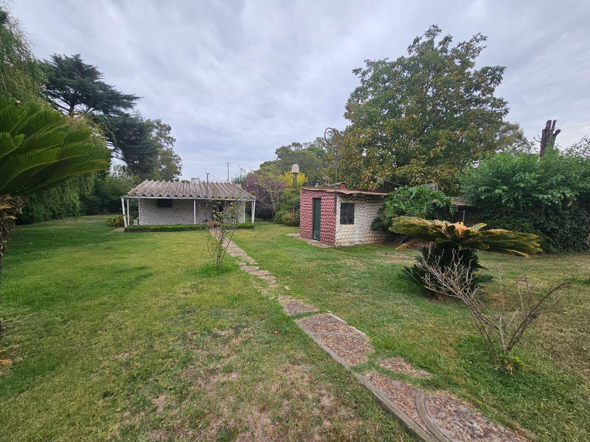 Quinta S/lote 1066 m² Exc Ubicación S/r24 a 500 Mt R 25 - Dos Piletas Natación - Mucho Potencial!