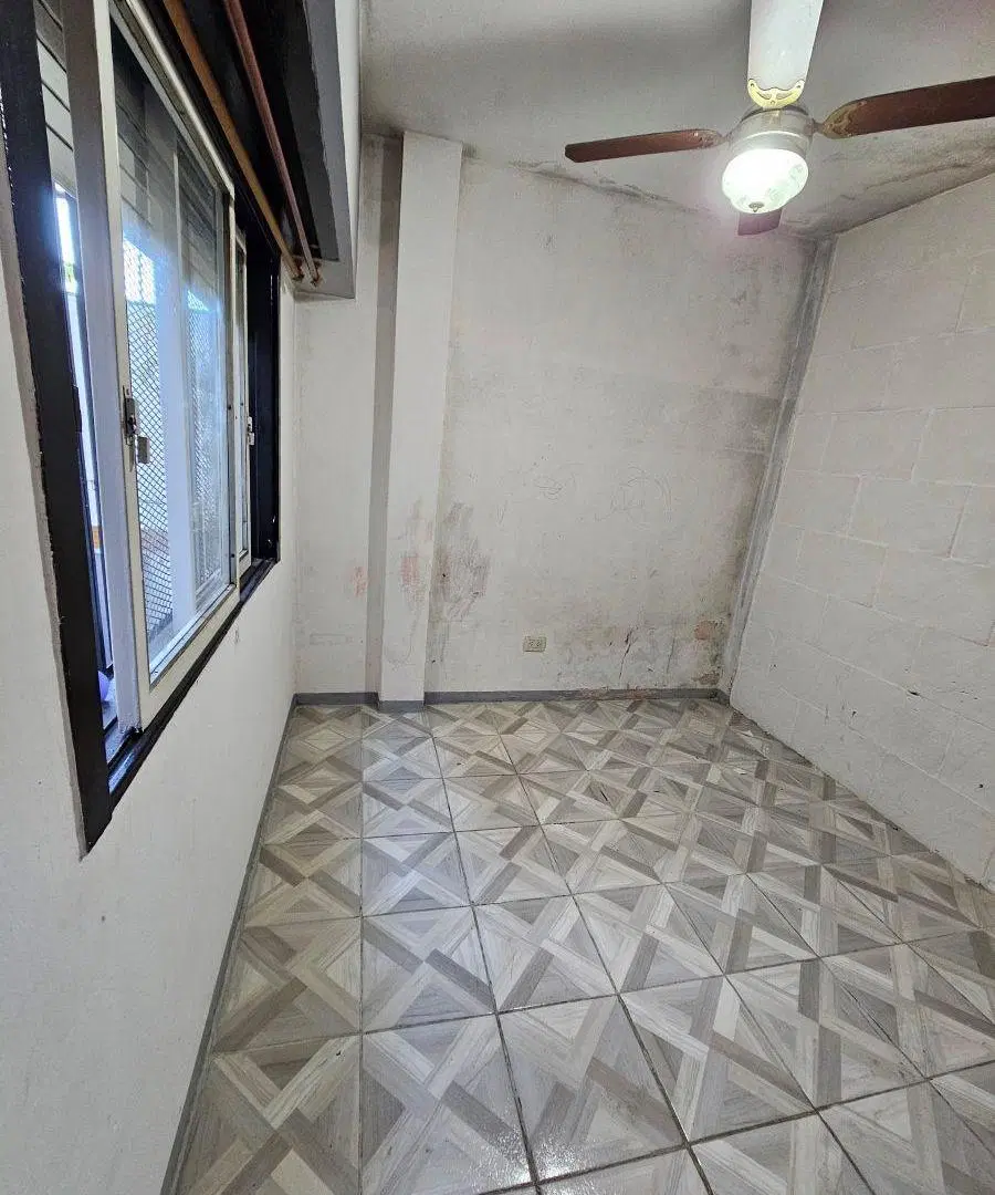 Depto 2 Amb, 1 Piso por Escalera. Patio C/lavadero. Placard. Luminoso. Reafacc. Buena Ubic. 5