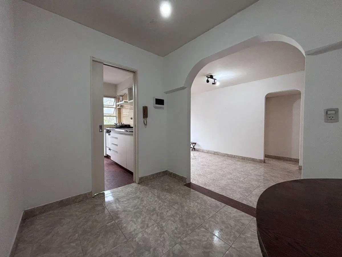 2 y 1/2 AMB FTE C/BALCON AMPLIO - COCHERA FIJA 3