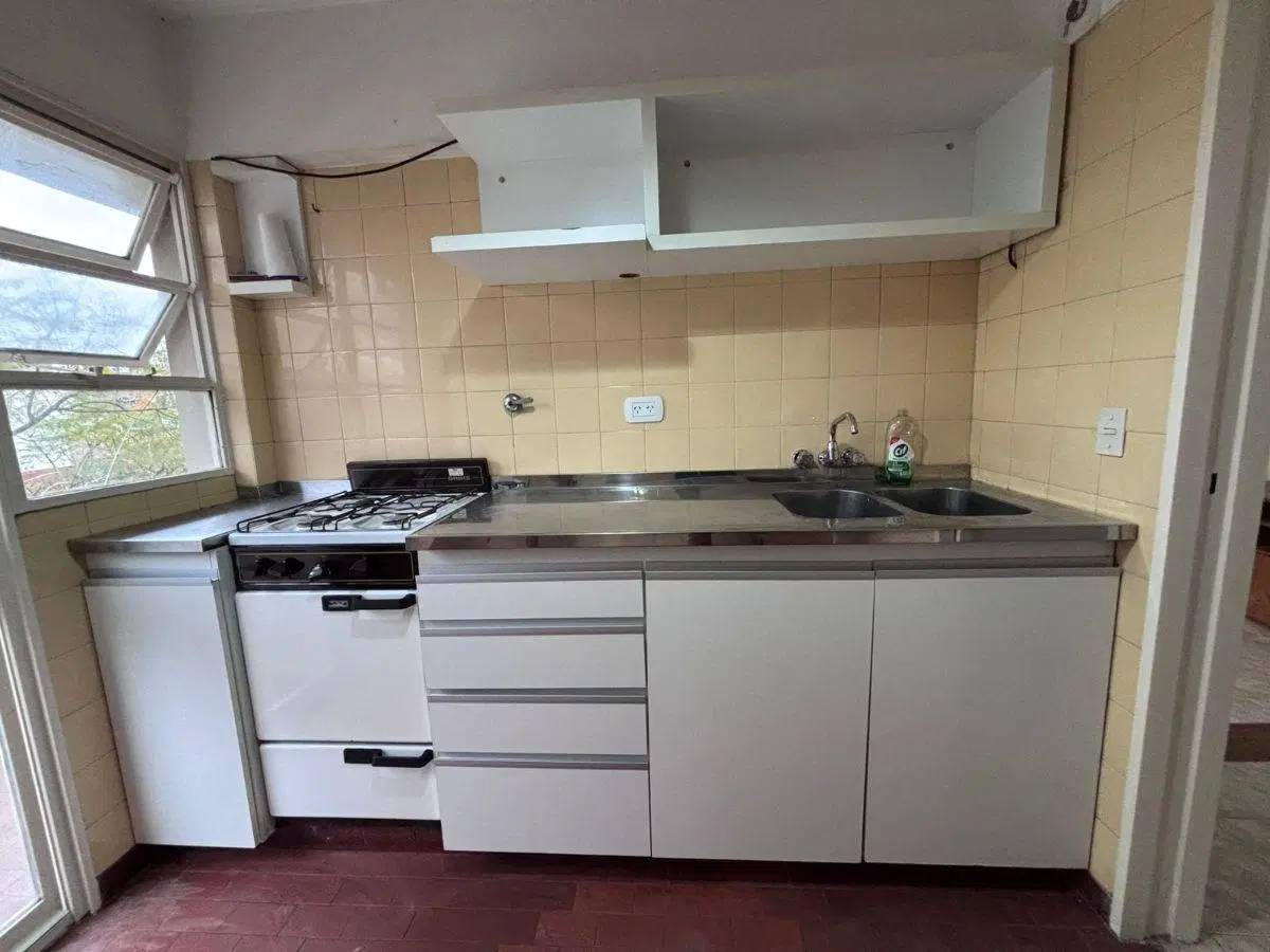 2 y 1/2 AMB FTE C/BALCON AMPLIO - COCHERA FIJA 2