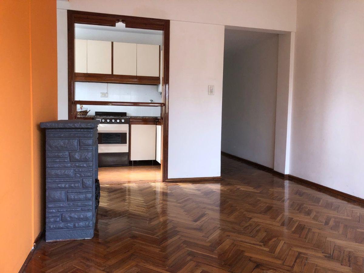 Foto de 3 AMB AL FTE C/BALCON 2 PISO POR ESCALERA, imagen 5