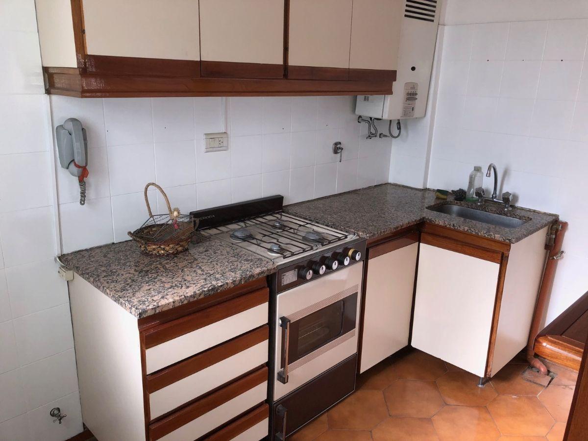 Foto de 3 AMB AL FTE C/BALCON 2 PISO POR ESCALERA, imagen 2