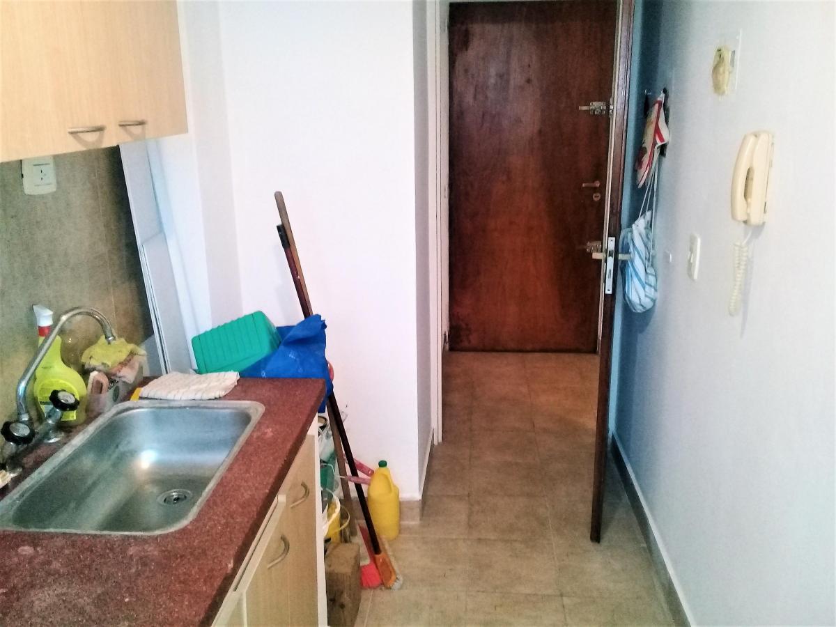 Foto de PARQUE CHACABUCO 2 AMB LUMINOSOS AL FRENTE 40 M2 COCINA/LAVADERO, imagen 4