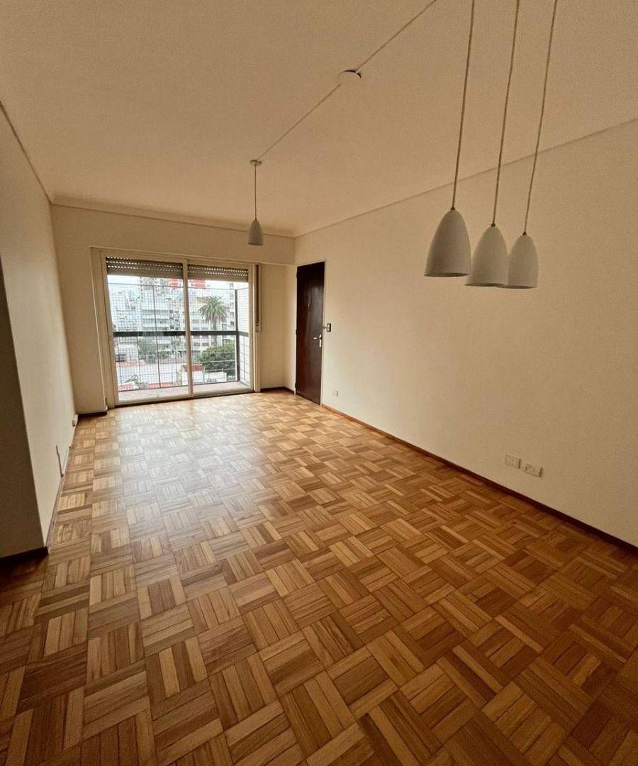 Foto de Departamento de 87 m² con 2 dormitorios en venta en Belgrano, imagen 2