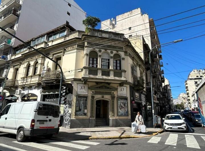  Impactante Local Comercial en Tucumán al 2500  3 Plantas + Subsuelo + Terraza 3
