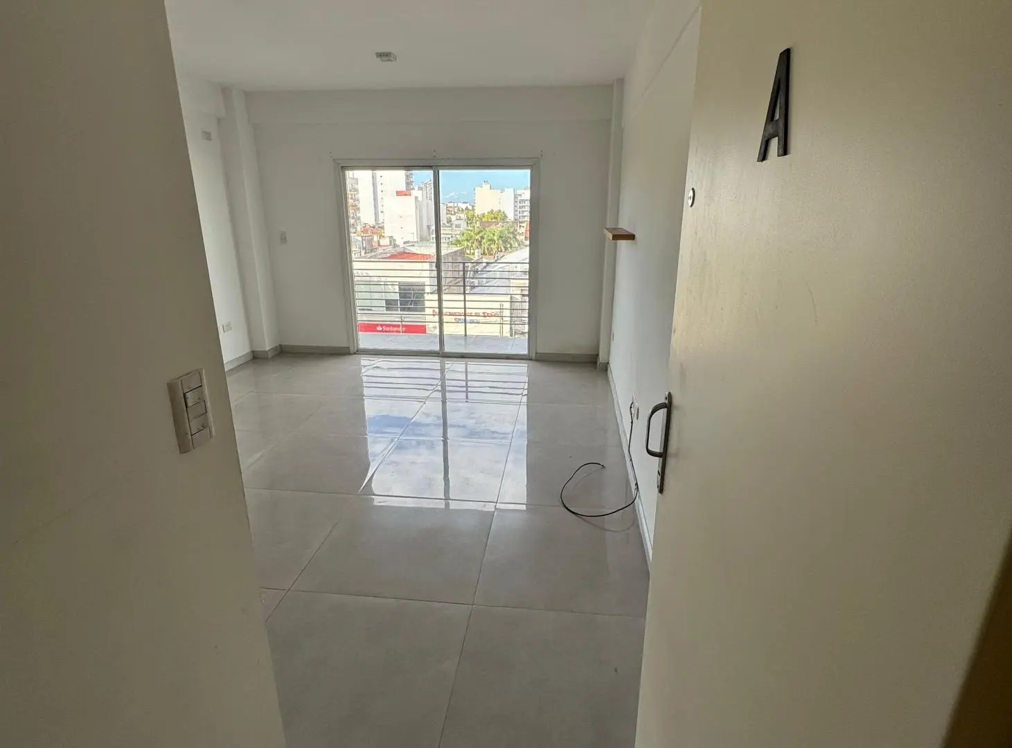 Hermoso dos ambientes super luminoso. Wilde centro. 53m2. 4