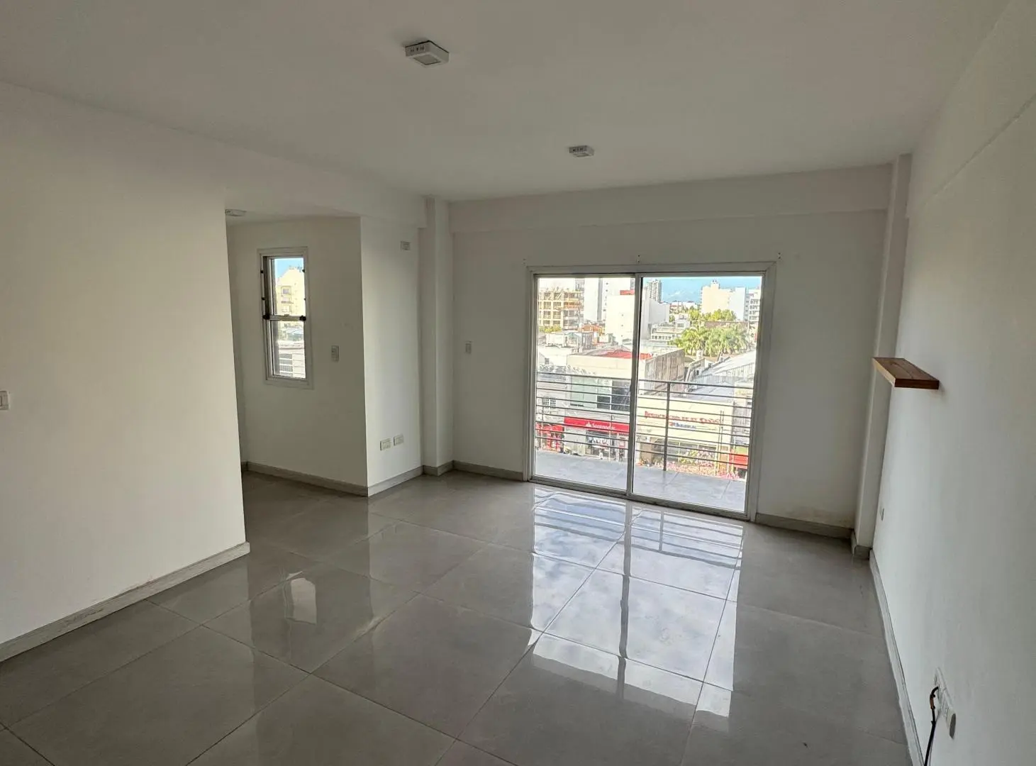 Hermoso dos ambientes super luminoso. Wilde centro. 53m2. 5