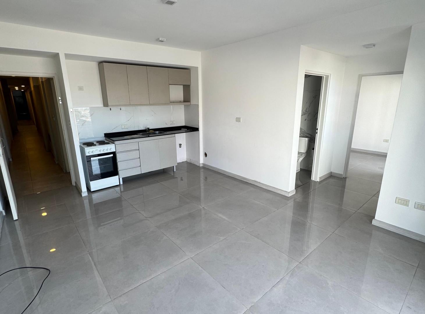 Hermoso dos ambientes super luminoso. Wilde centro. 53m2.