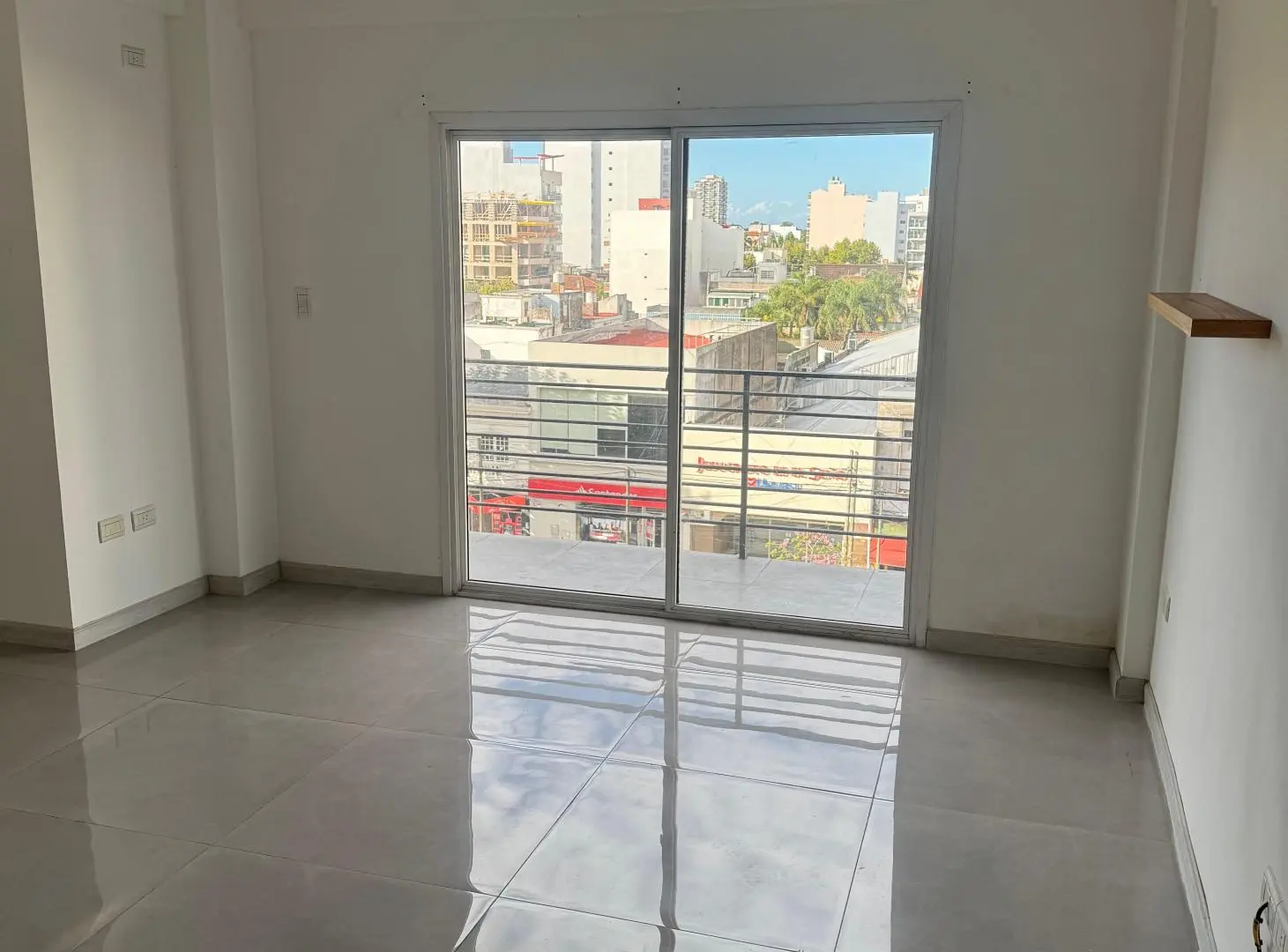 Hermoso dos ambientes super luminoso. Wilde centro. 53m2. 3