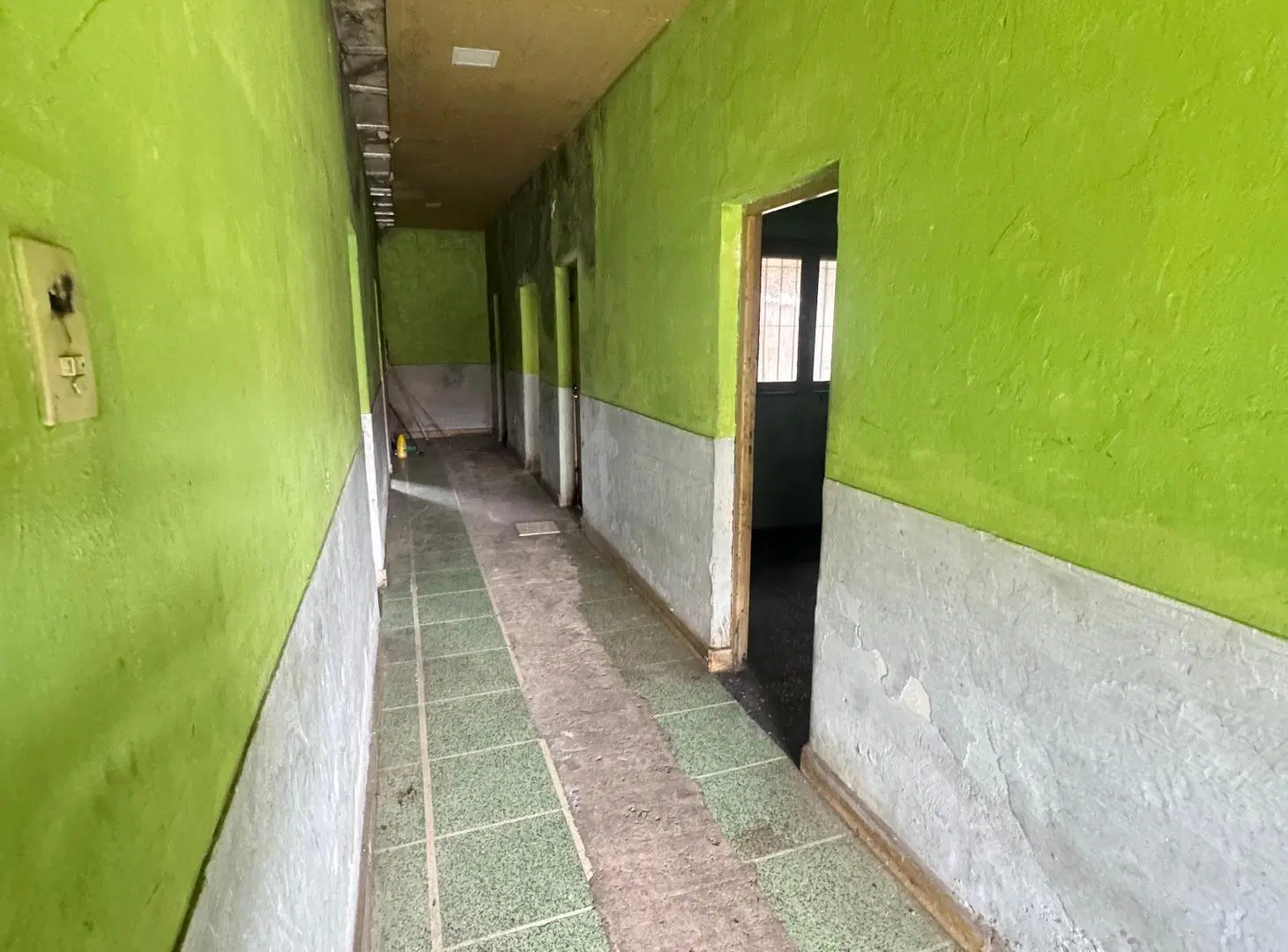 Casa sobre lote propio a refaccionar. Avellaneda. 8,66 x 28 5