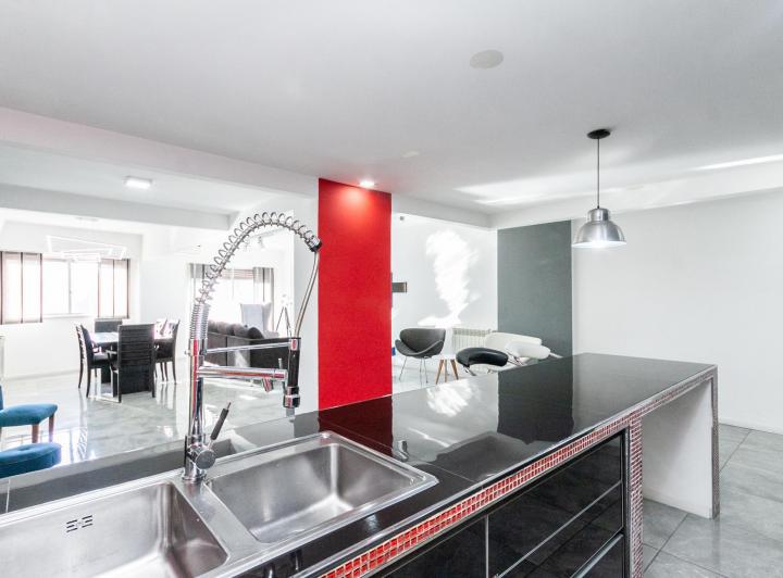 EXCEPCIONAL DEPARTAMENTO 6 AMBIENTES EN PLENO CENTRO AVELLANEDA 4