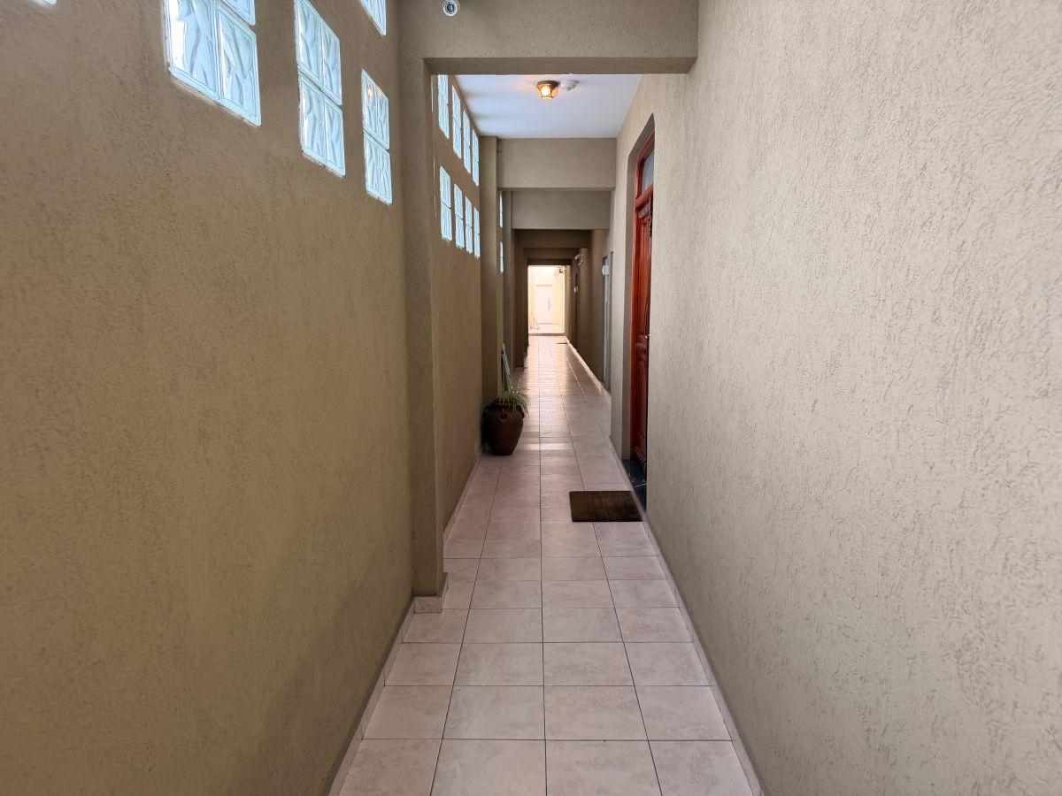 Foto de HERMOSO MONOAMBIENTE TOTALMENTE AMOBLADO Y EQUIPADO,EN EXCELENTE UBICACIÓN, A METROS DE AV. YRIGOYEN, imagen 3