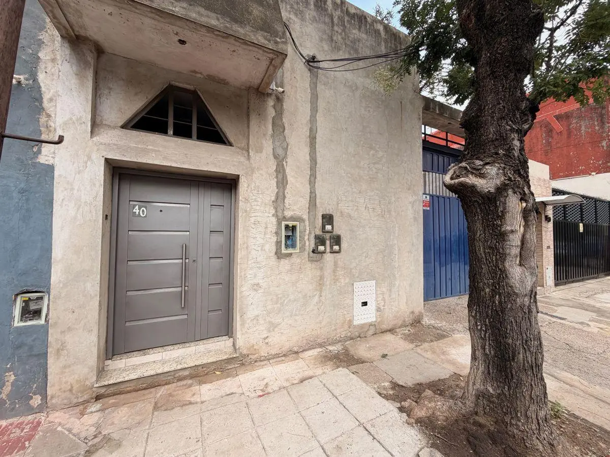 HERMOSO MONOAMBIENTE TOTALMENTE AMOBLADO Y EQUIPADO,EN EXCELENTE UBICACIÓN, A METROS DE AV. YRIGOYEN 2