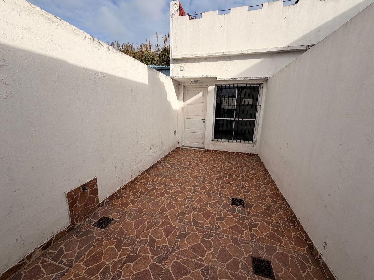 Foto de PH 3 AMBIENTES CON PATIO Y TERRAZA, EN EXCELENTE UBICACIÓN, A MINUTOS DE CAPITAL FEDERAL, imagen 2