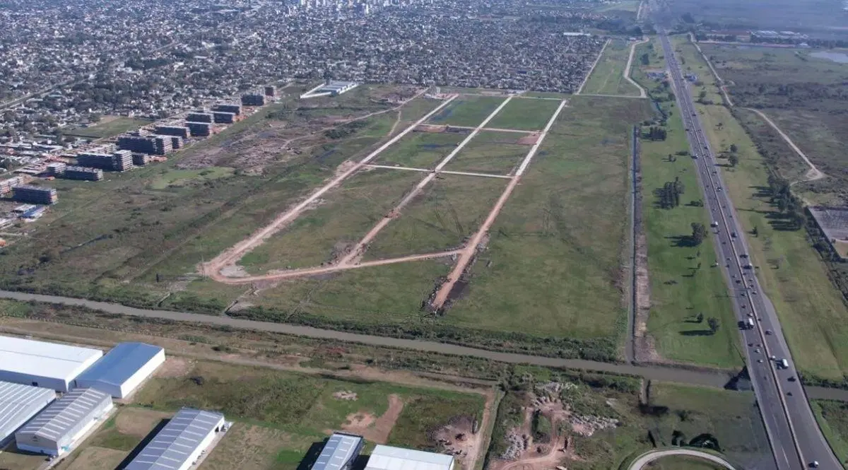 INMEJORABLE LOTE DE 4.000m2 EN INTEPARK PARQUE TECNOLÓGICO E INDUSTRIAL BERAZATEGUI,A 30 MIN DE CABA 1