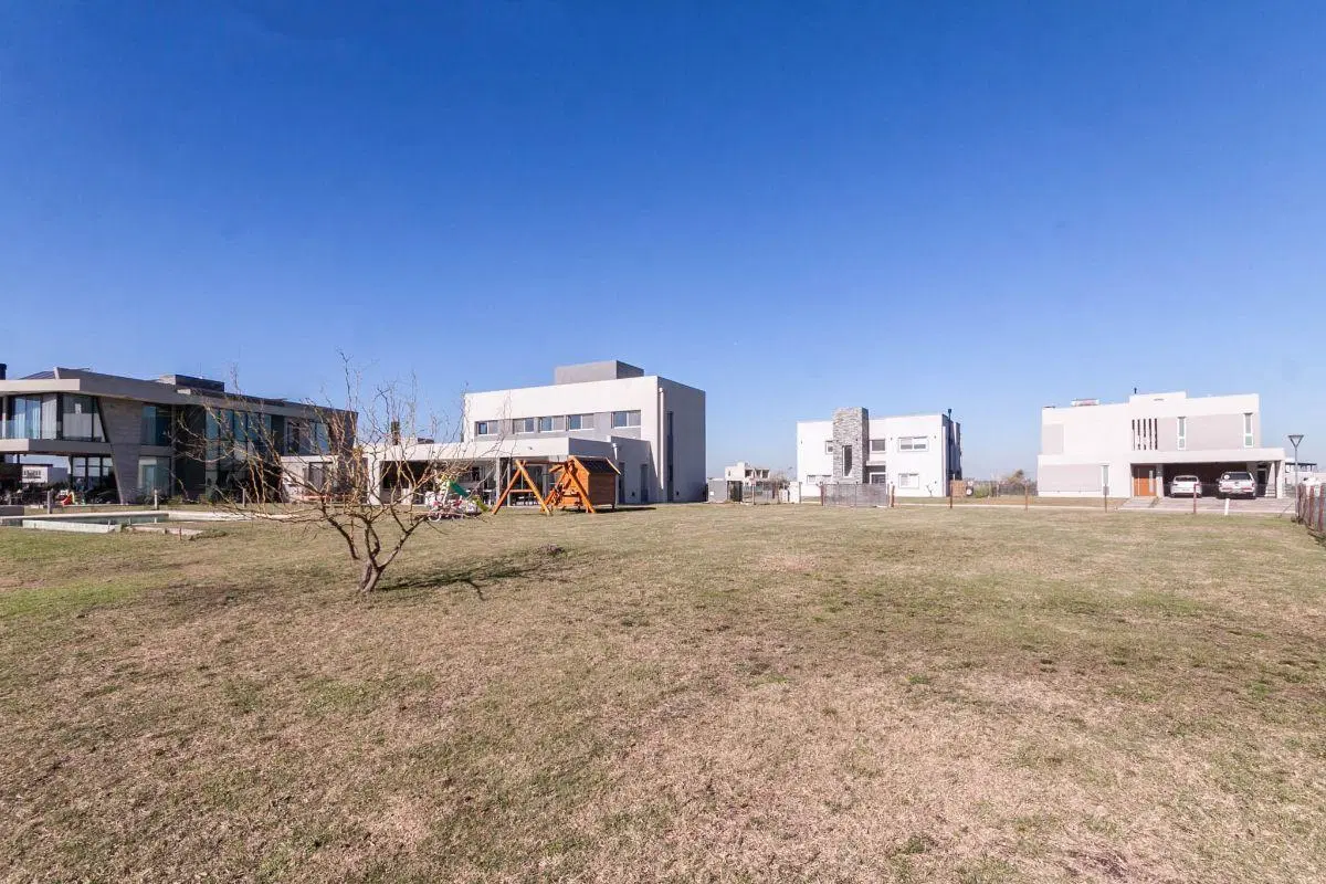 ESPECTACULAR LOTE DE 725 M2 EN SEBASTIAN GABOTO (PUEBLOS DEL PLATA) CON VISTA A LA LAGUNA 3